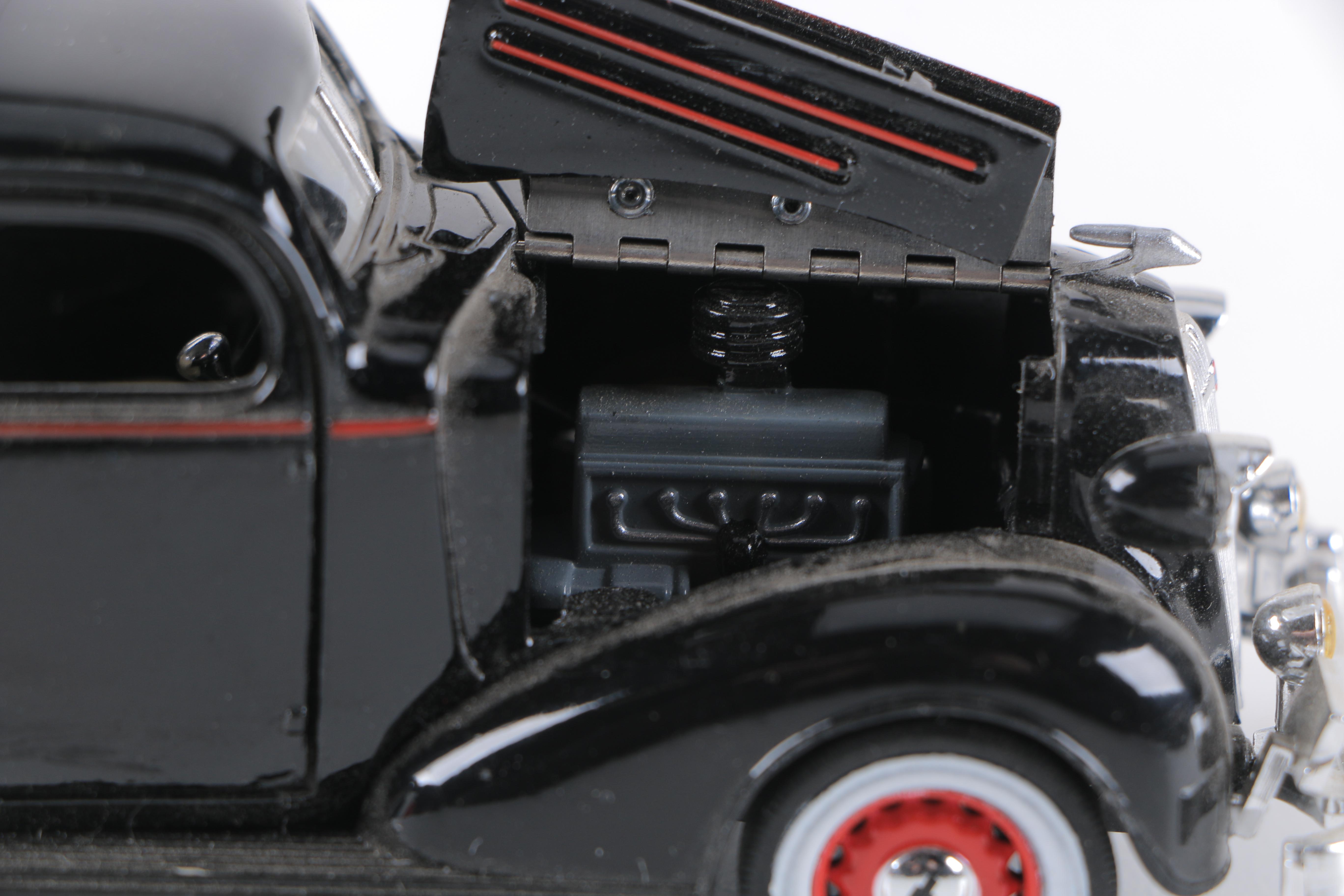 1930s 1:32 Scale Cars