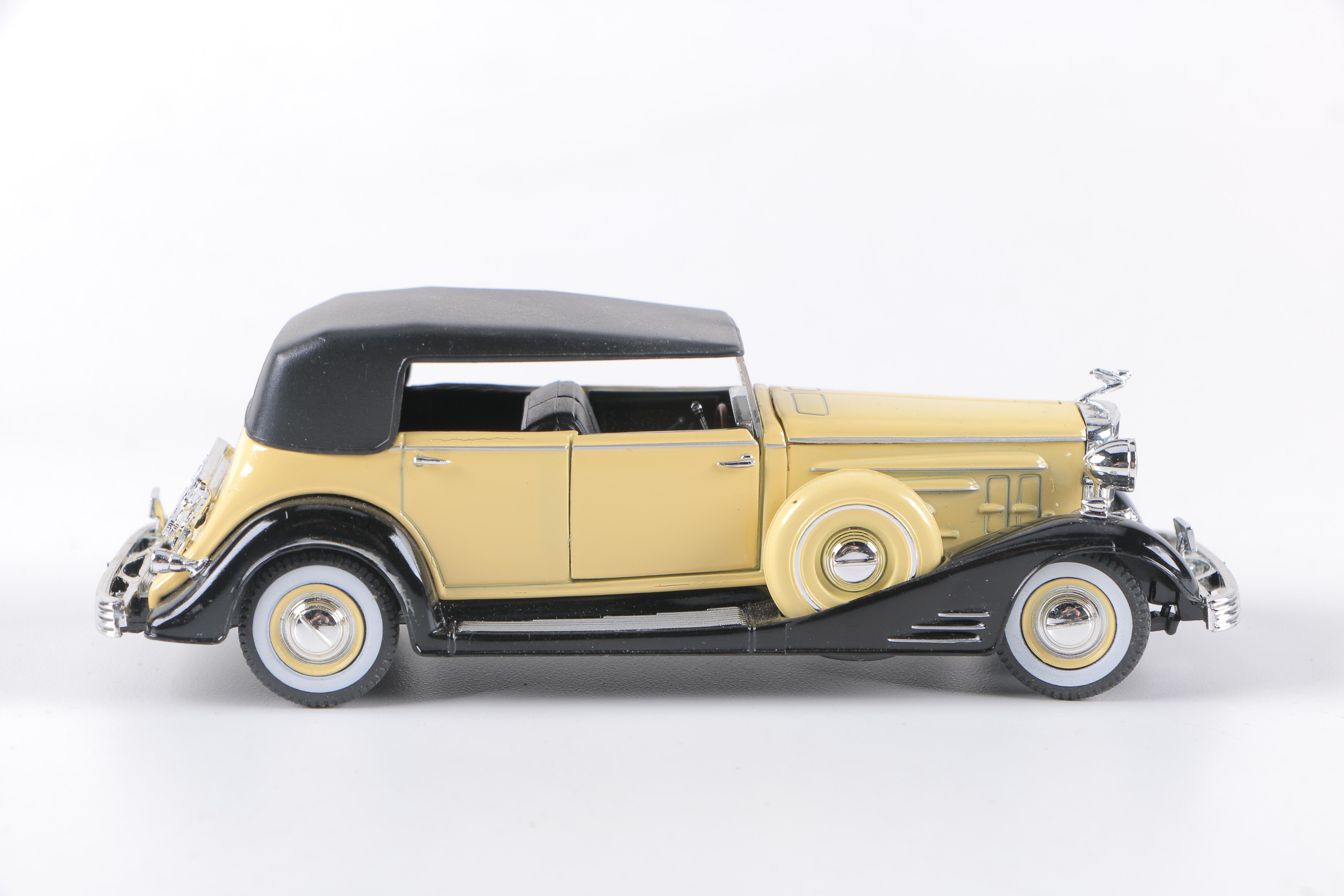 1930s 1:32 Scale Cars