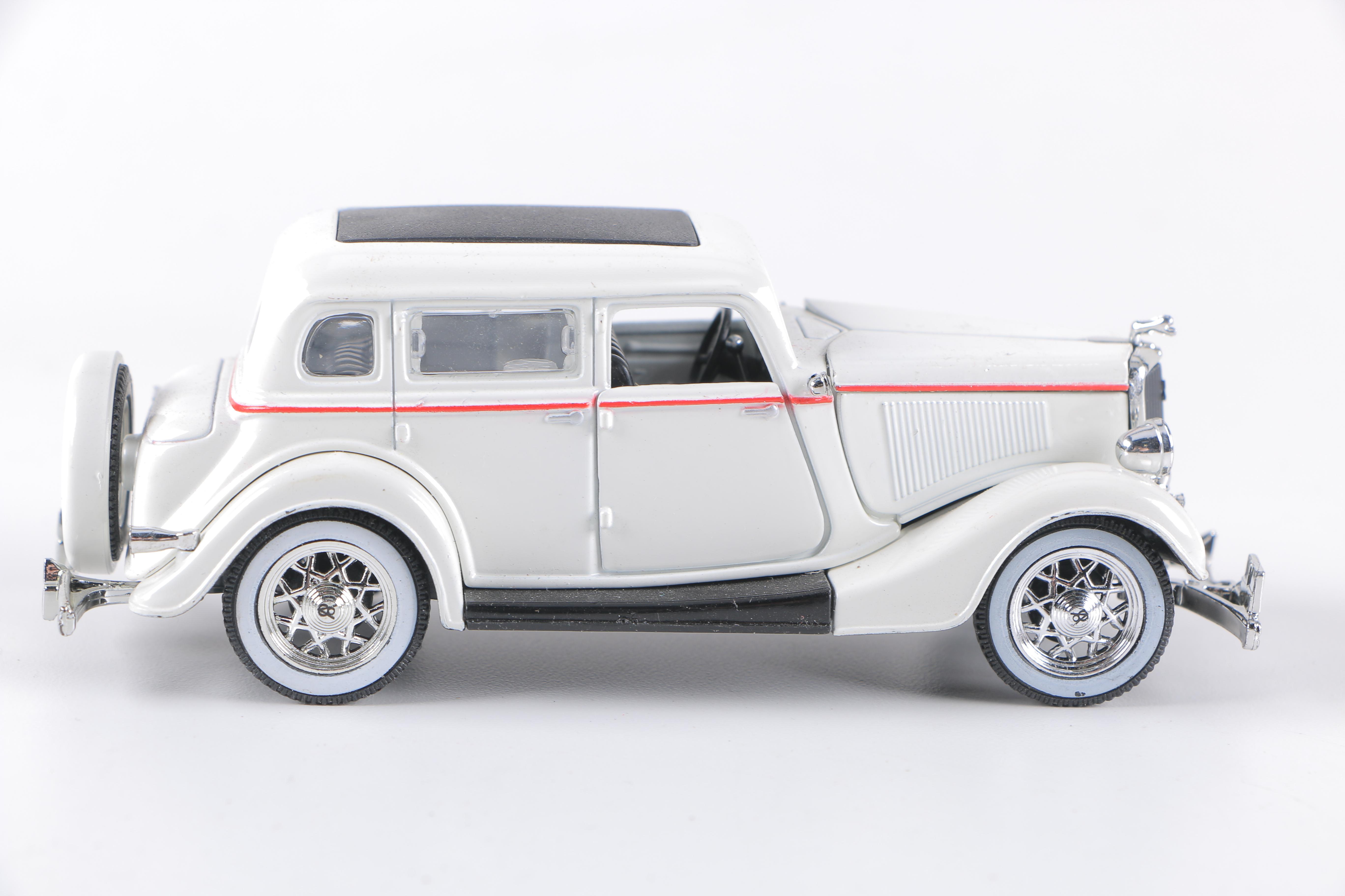 1930s 1:32 Scale Cars