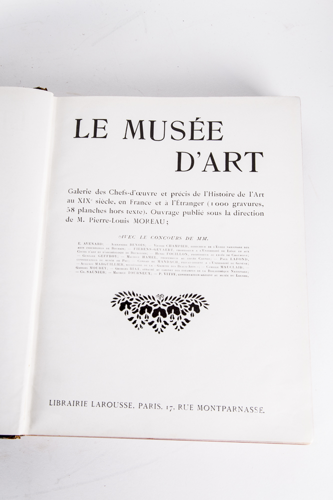Set of Vintage "Le Musee D'Art" French Architecture Books