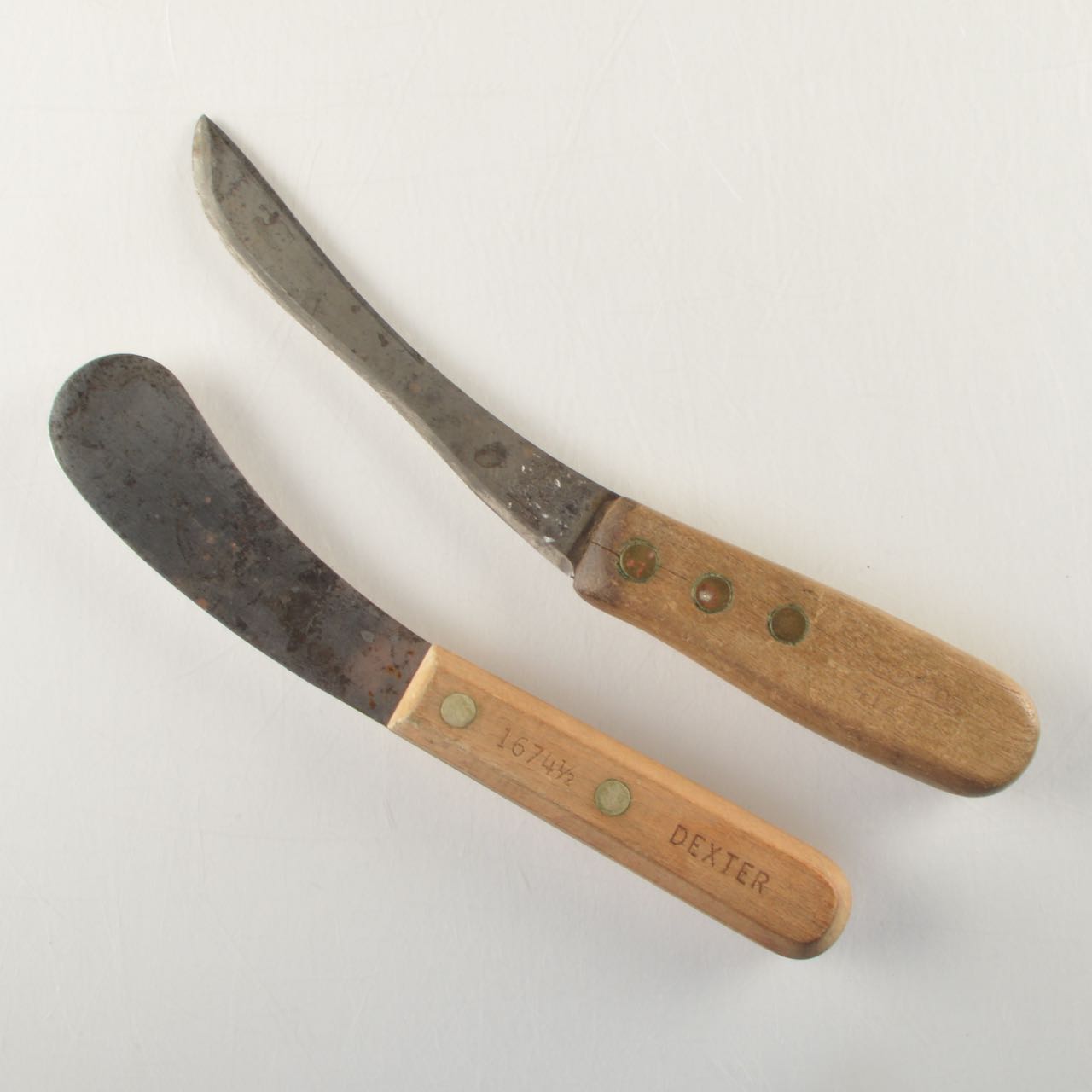 Dexter 1674 Fish Knife With "A & P Tea Co." on Handle and a Remington Skinning Knife