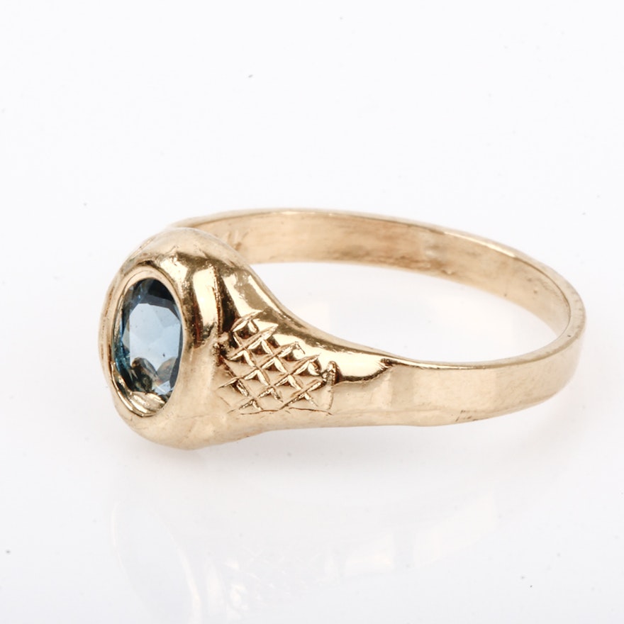 Vintage 14K Yellow Gold and Blue Topaz Solitaire Ring