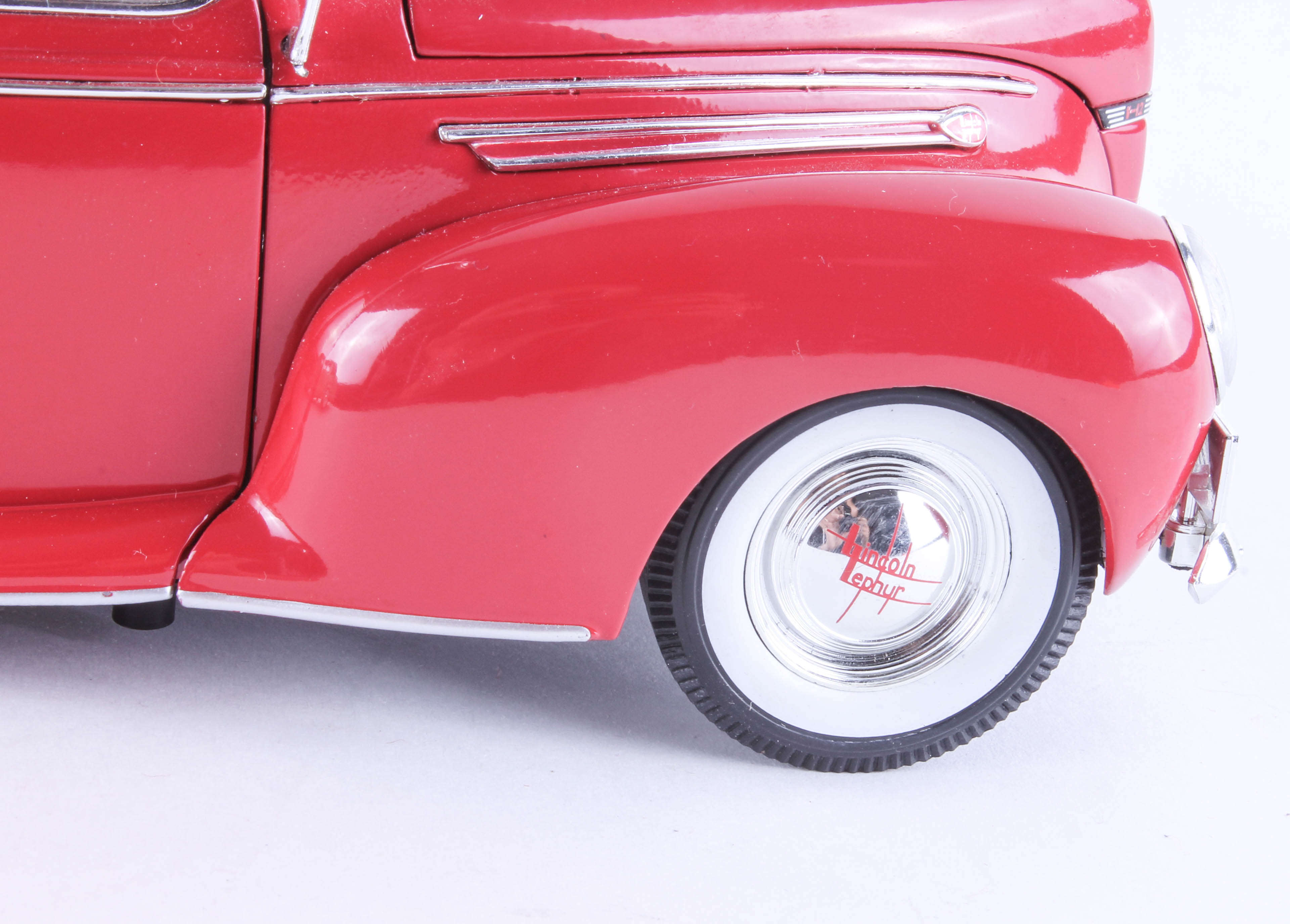 Set of Three Die-Cast 1930's Model Cars by Signature Models