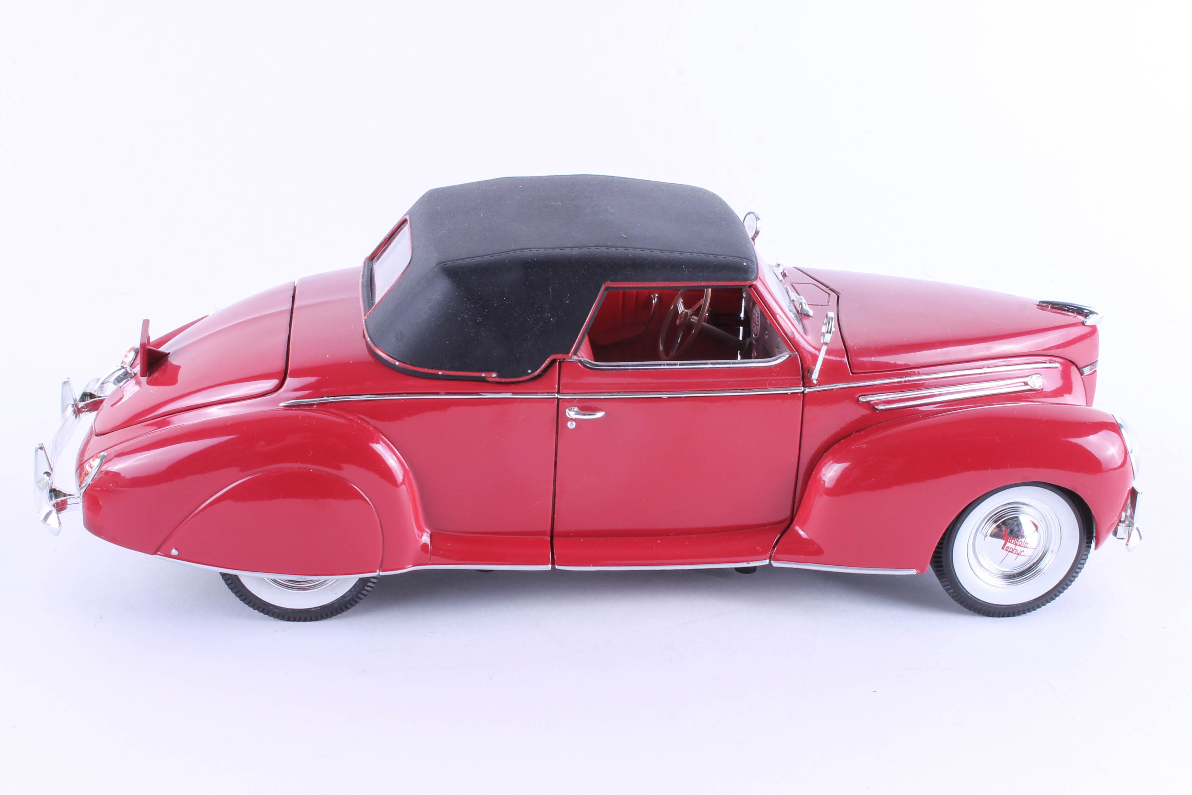 Set of Three Die-Cast 1930's Model Cars by Signature Models