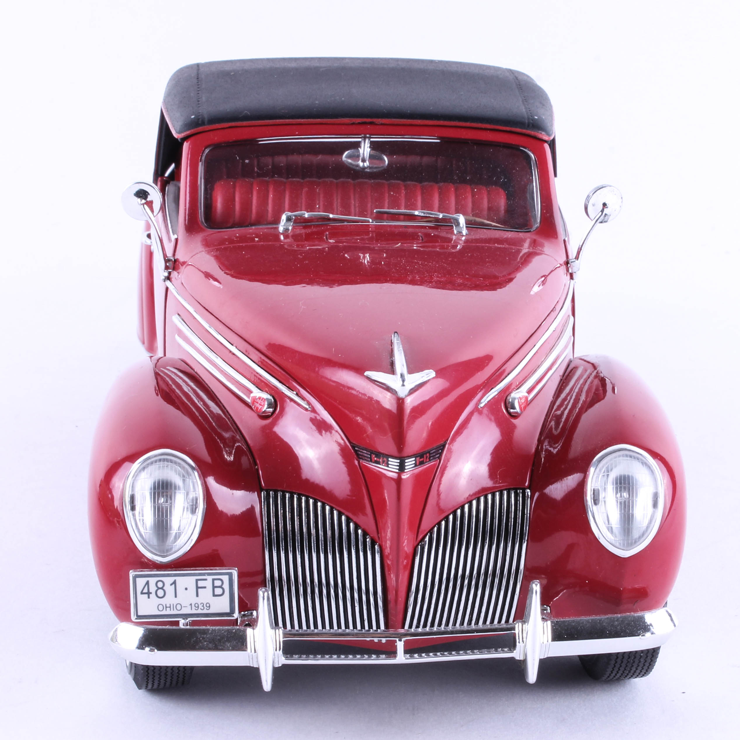 Set of Three Die-Cast 1930's Model Cars by Signature Models