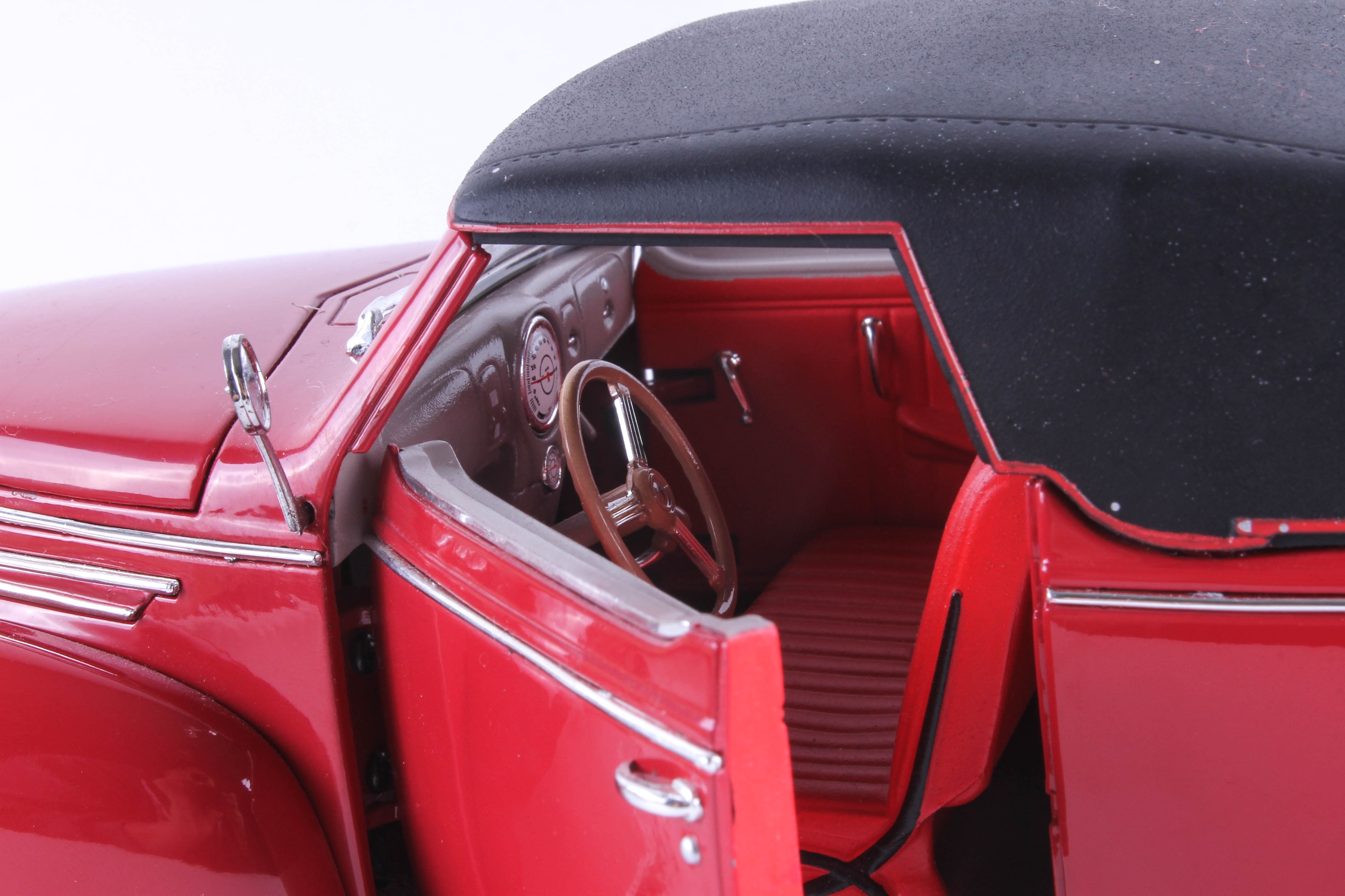 Set of Three Die-Cast 1930's Model Cars by Signature Models