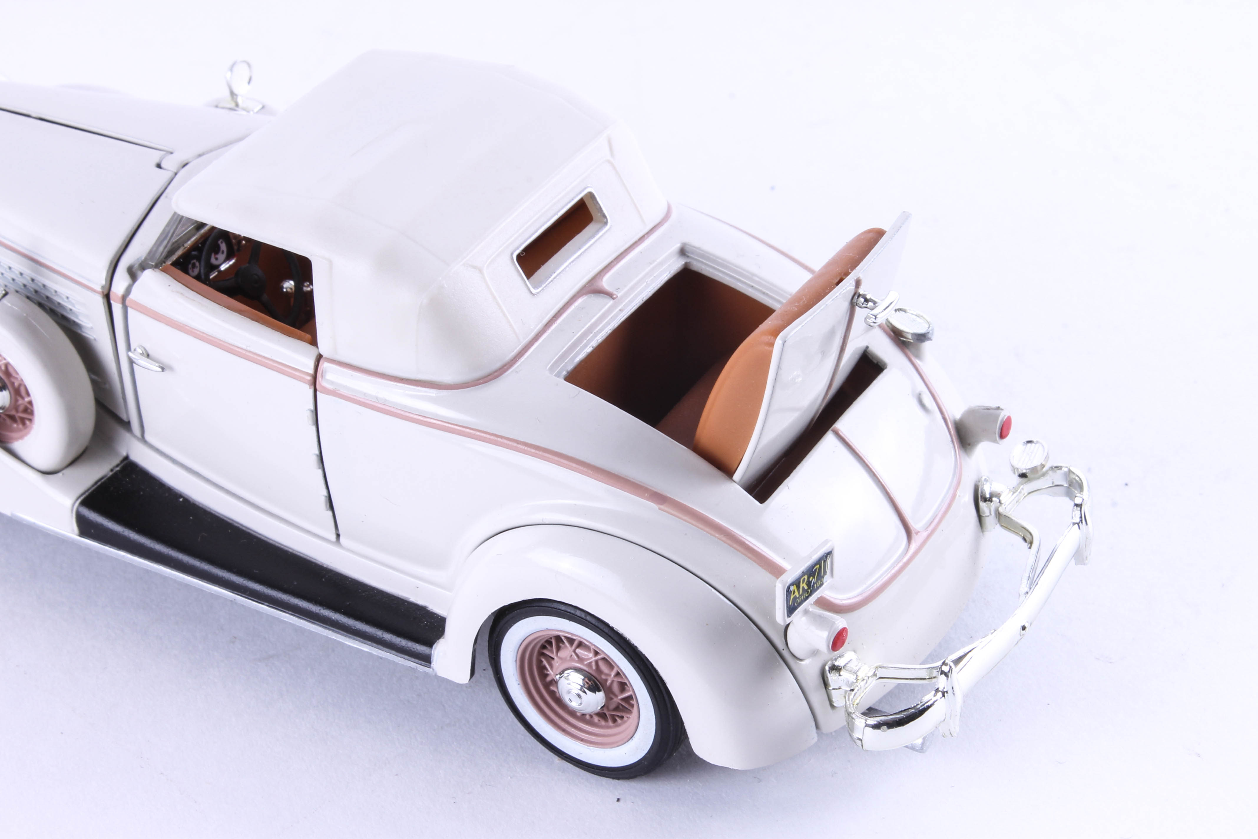 Set of Three Die-Cast 1930's Model Cars by Signature Models