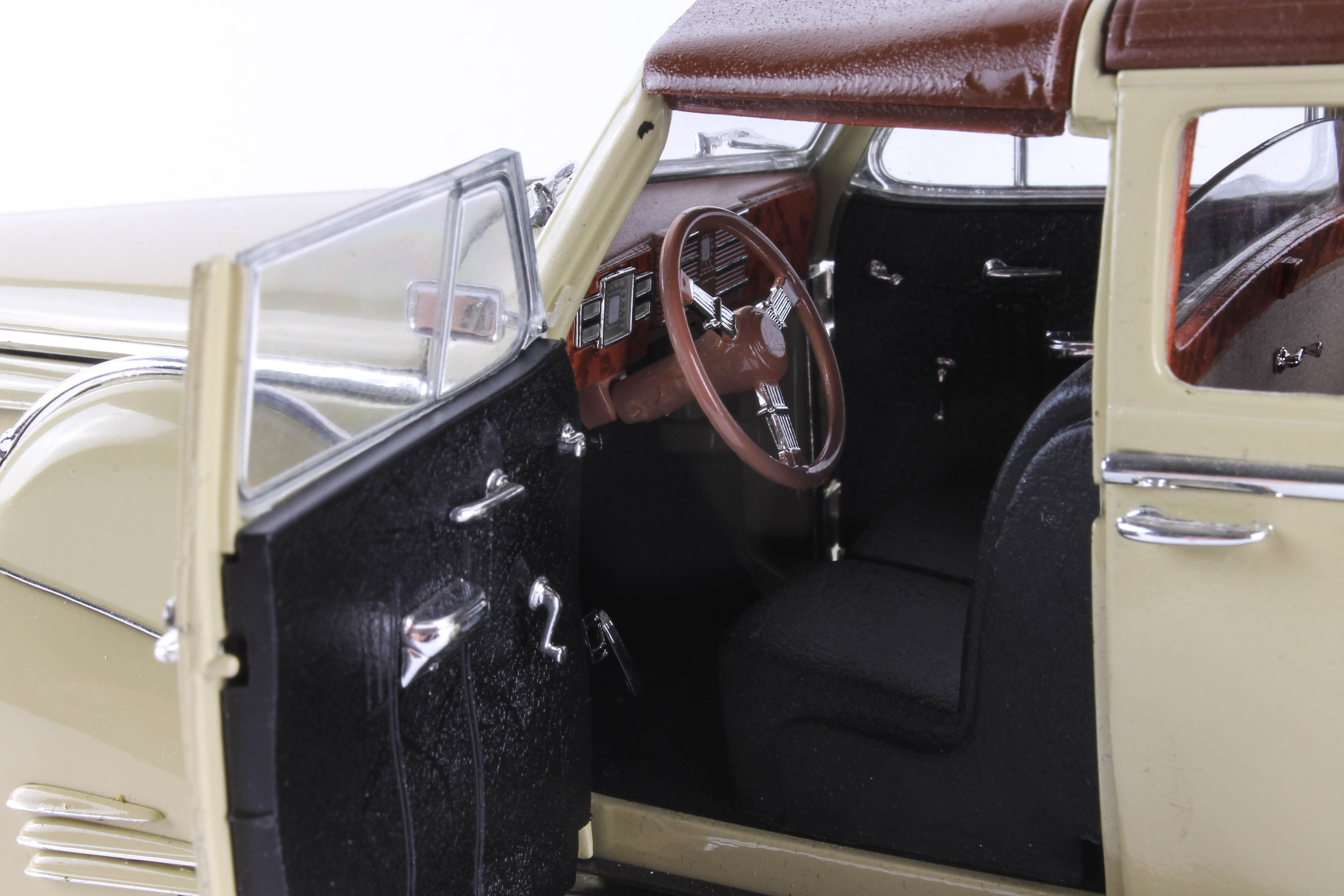 Set of Three Die-Cast 1930's Model Cars by Signature Models