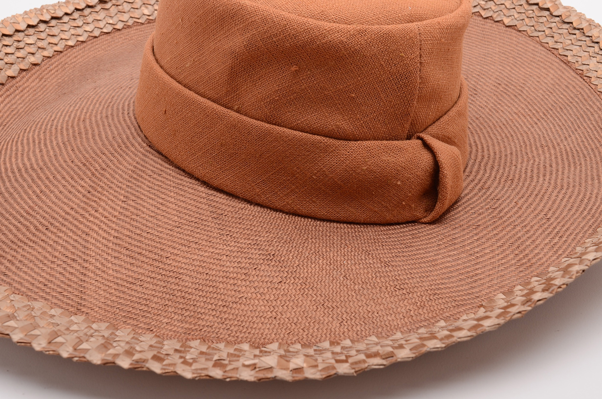 Oscar de la Renta Fine Millinery Woven Cellophane, Raffia and Linen Hat in Mocha