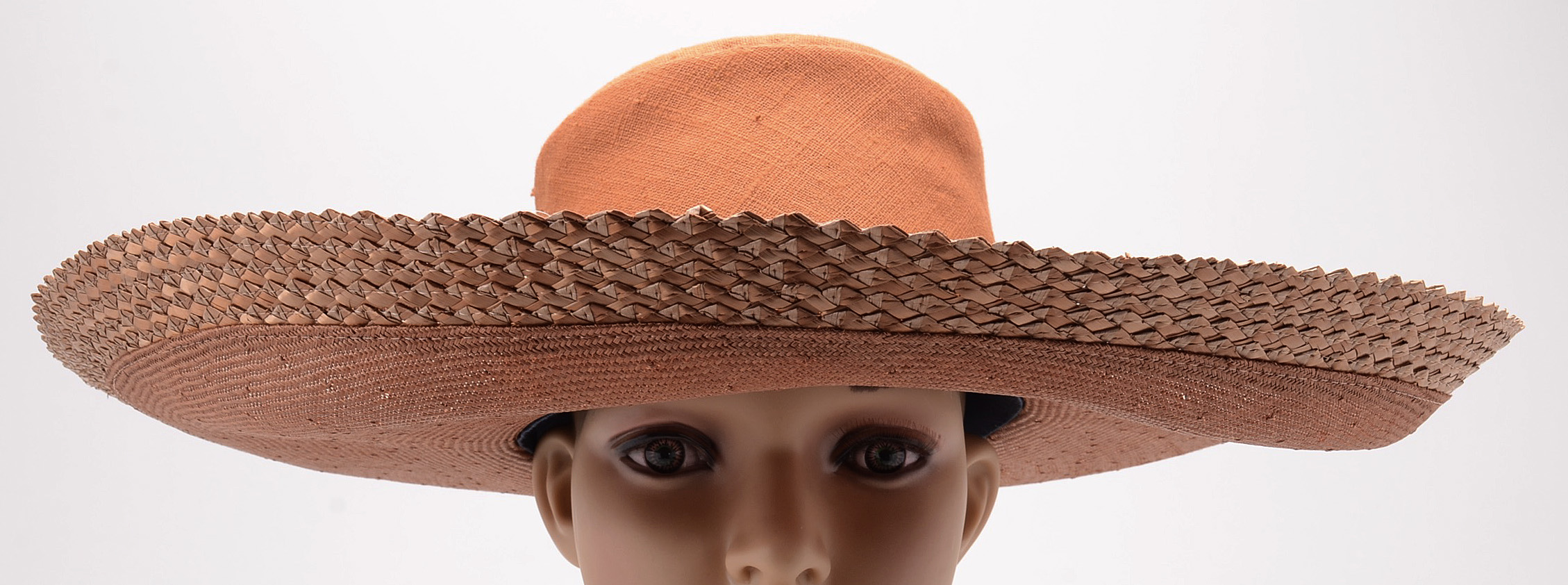 Oscar de la Renta Fine Millinery Woven Cellophane, Raffia and Linen Hat in Mocha