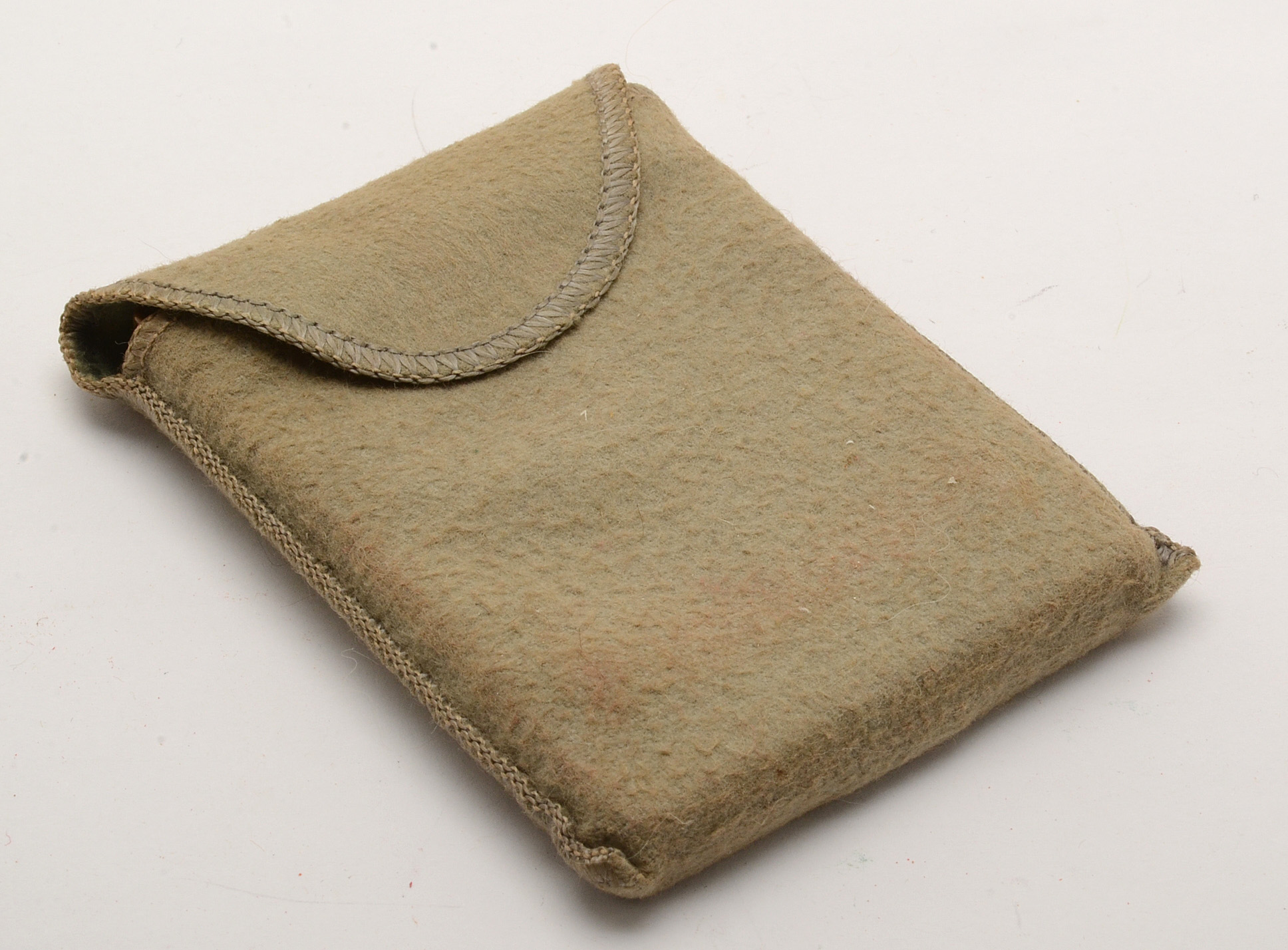 Pairing of Vintage Gold-Tone Makeup Compacts Including Lentheric