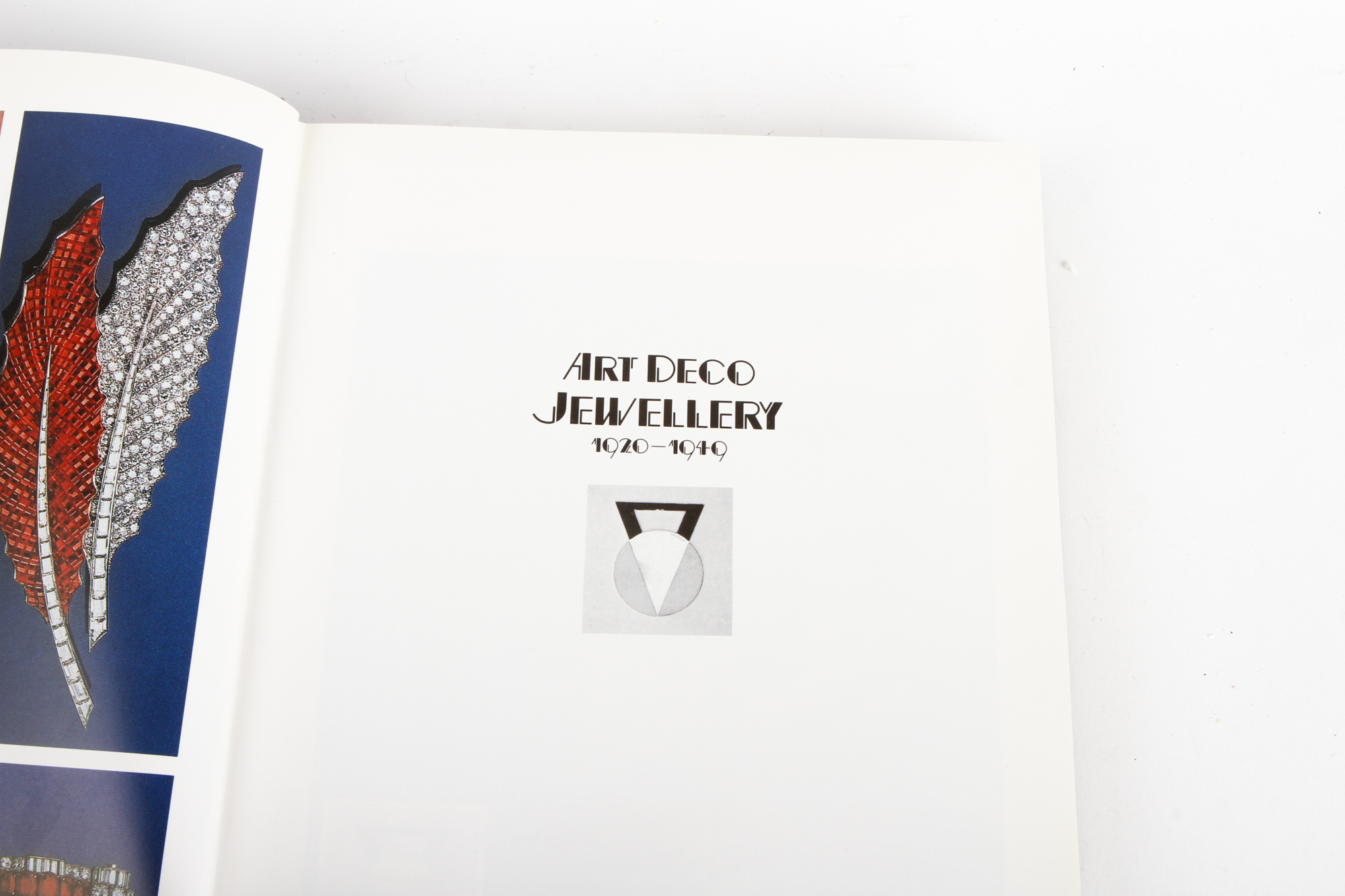 "Art Deco Jewellery 1920-1949" by Melissa Gabardi