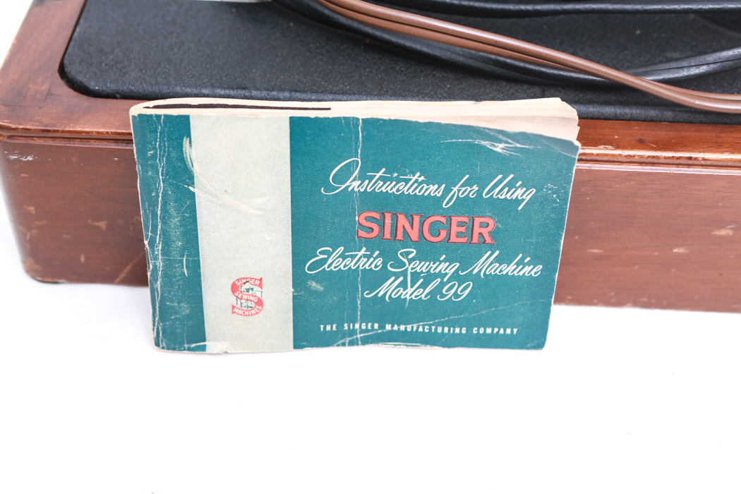 Vintage Singer Electric Sewing Machine Model 99