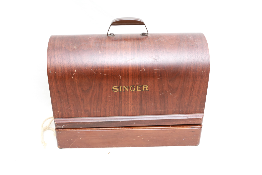 Vintage Singer Electric Sewing Machine Model 99