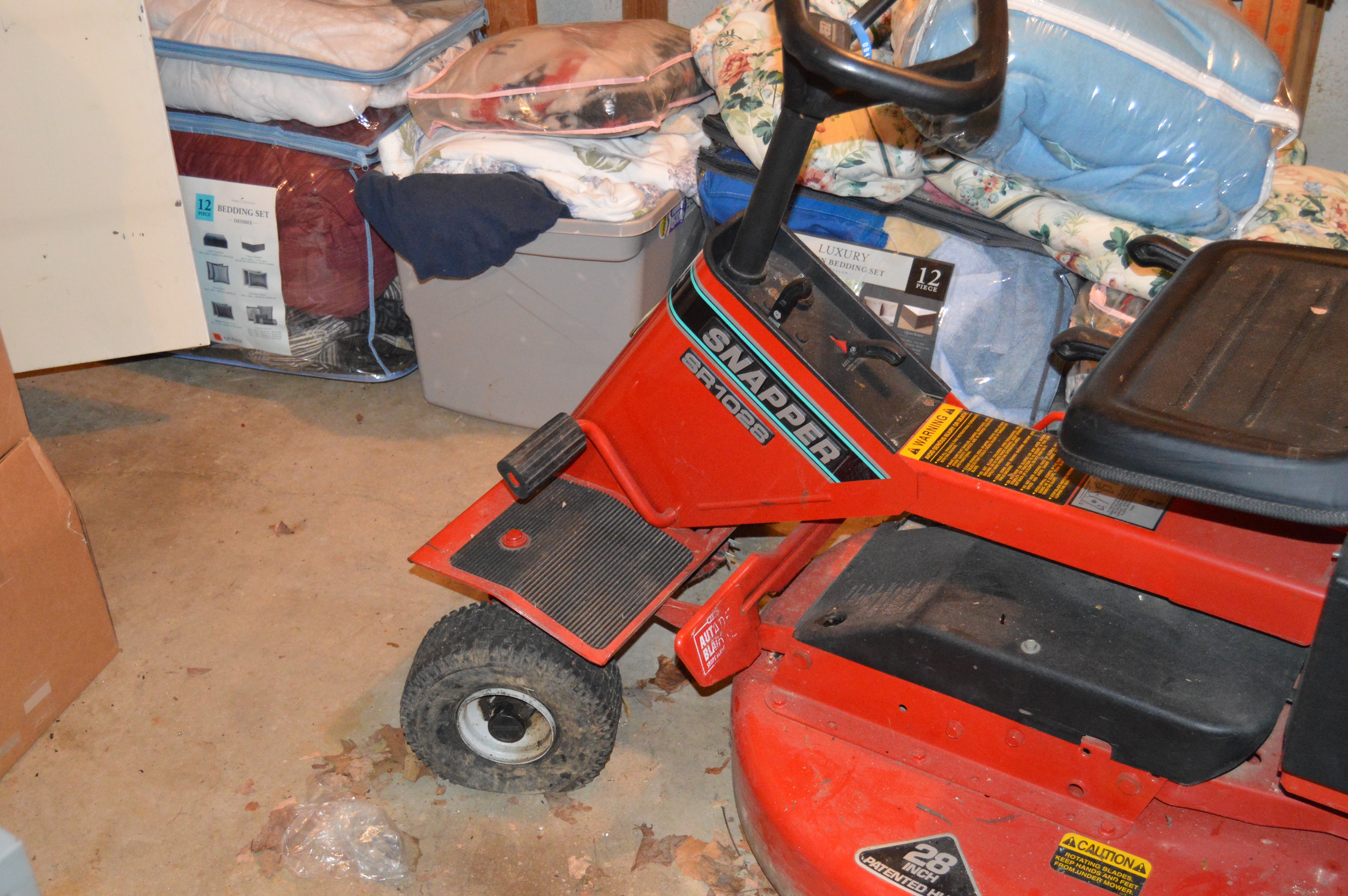 Snapper Riding Mower, Model SR1028