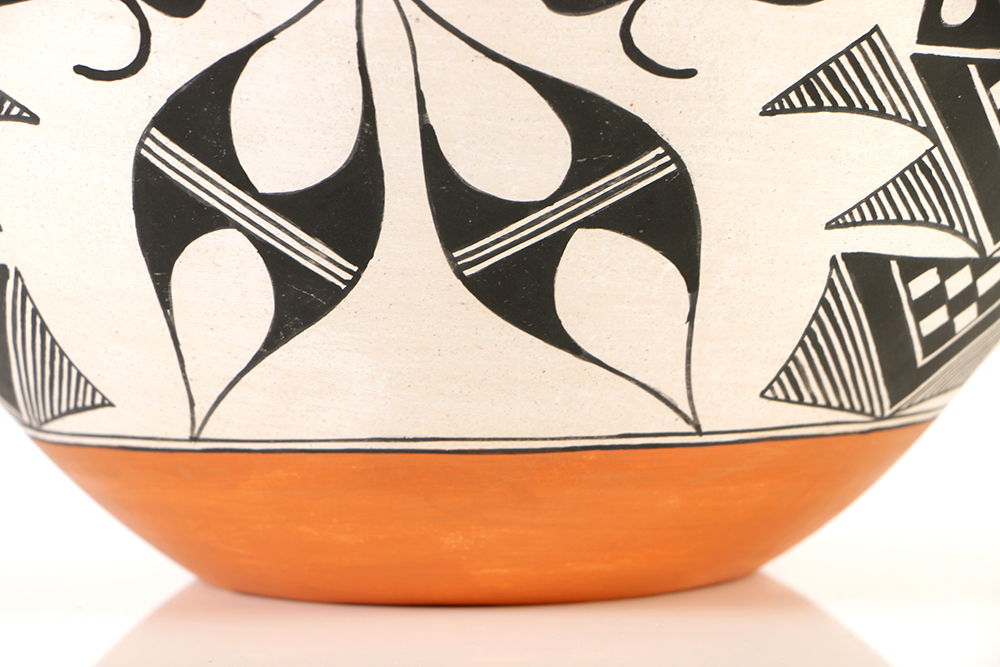 Rachel Aragon Hand Coiled Acoma Olla Pot