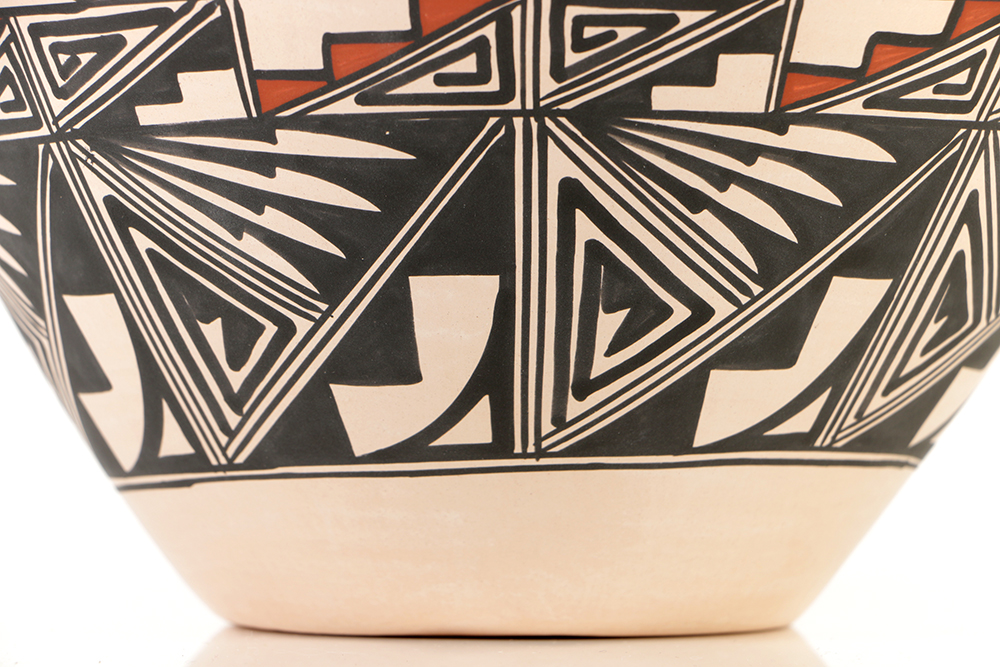I. Chino Acoma Pottery Vessel