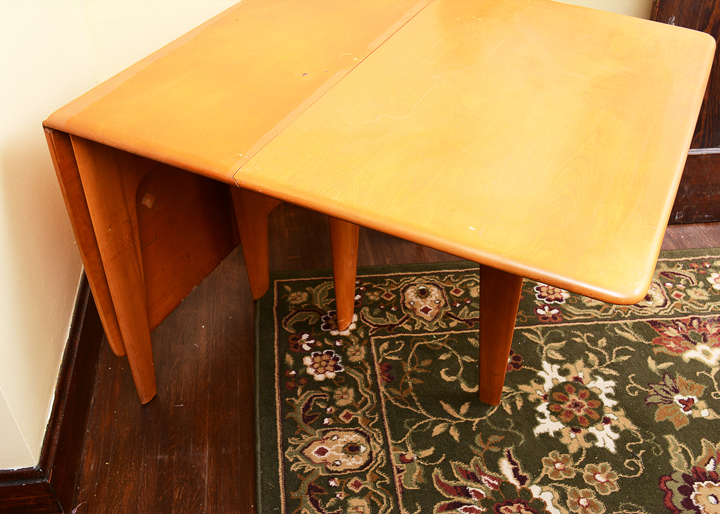 Mid Century Modern Heywood-Wakefield Drop Leaf Dining Table and Four Chairs
