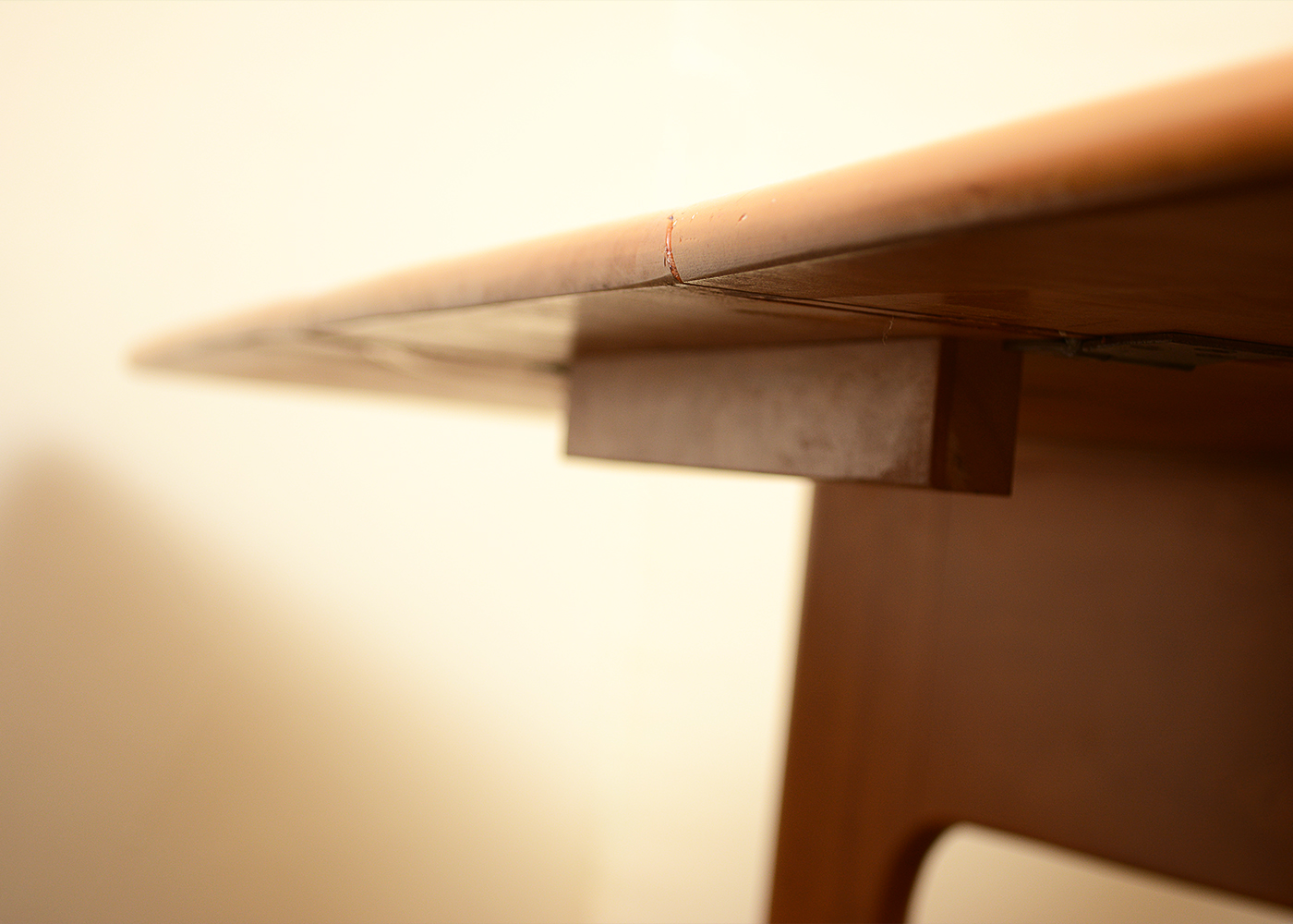 Mid Century Modern Heywood-Wakefield Drop Leaf Dining Table and Four Chairs