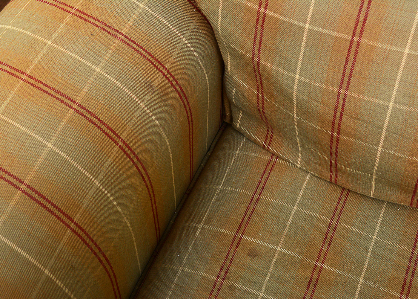 Contemporary Country Cottage Style Loveseat