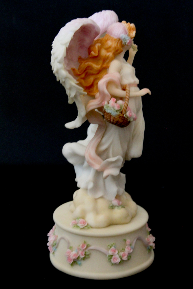 2001 Limited Edition Seraphim Classics "Heaven on Earth Angel" Figurine