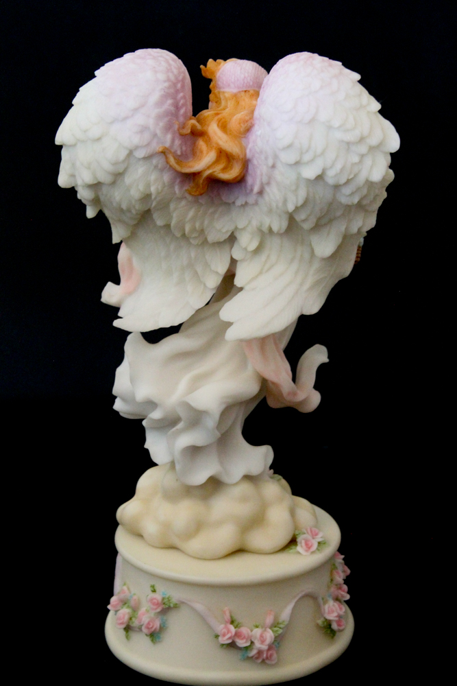 2001 Limited Edition Seraphim Classics "Heaven on Earth Angel" Figurine