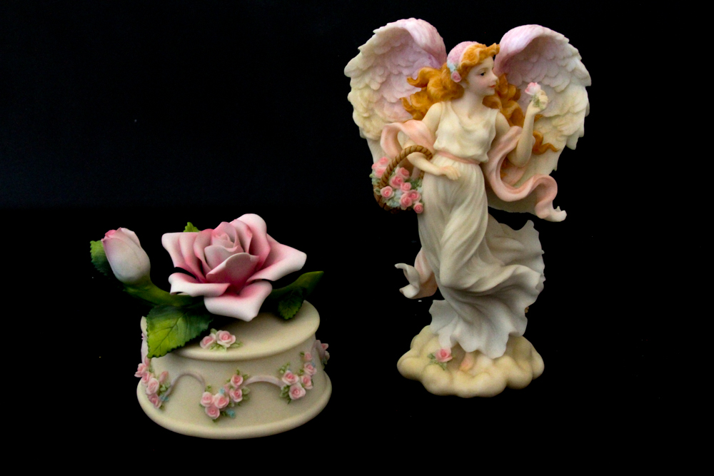 2001 Limited Edition Seraphim Classics "Heaven on Earth Angel" Figurine