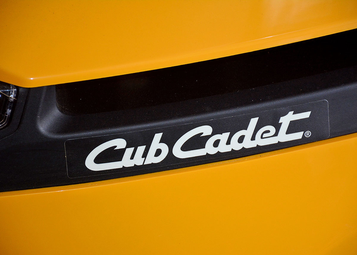 2016 Cub Cadet XT1 Riding Lawnmower