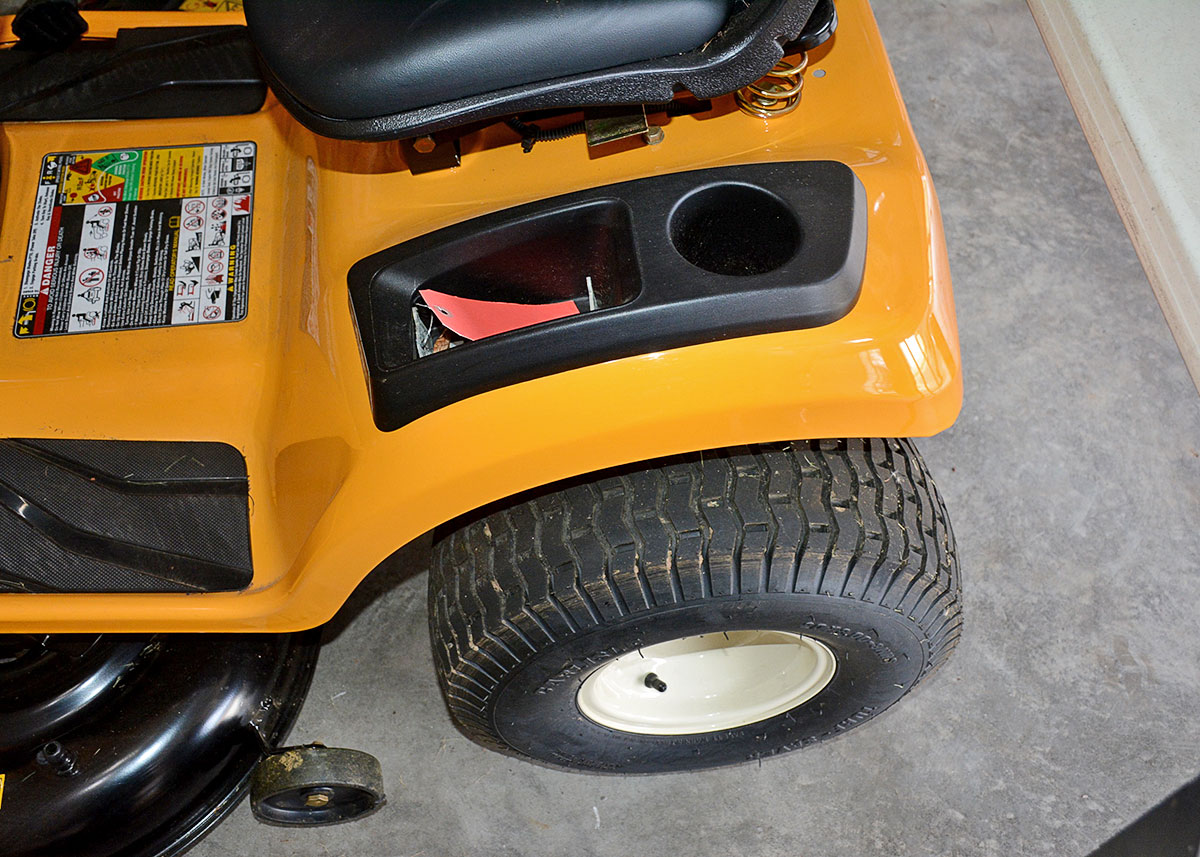 2016 Cub Cadet XT1 Riding Lawnmower