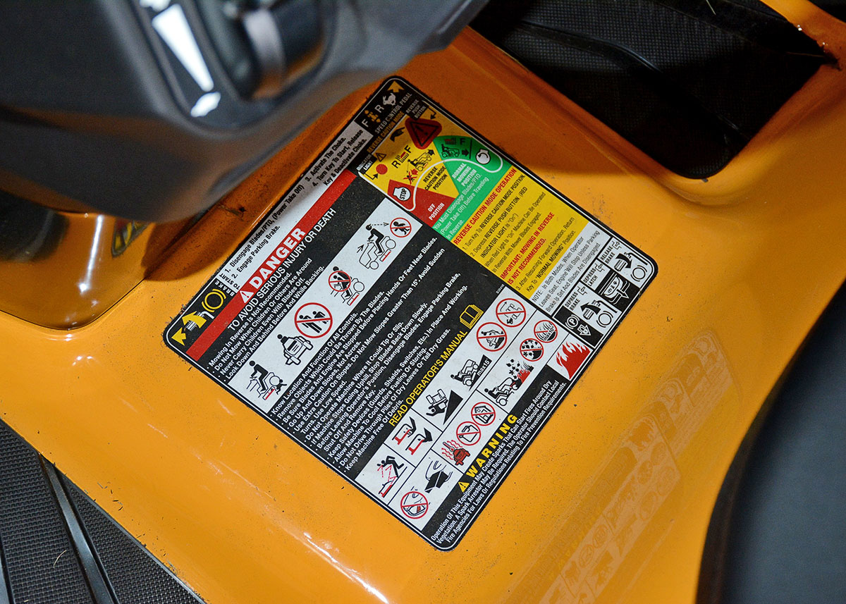 2016 Cub Cadet XT1 Riding Lawnmower