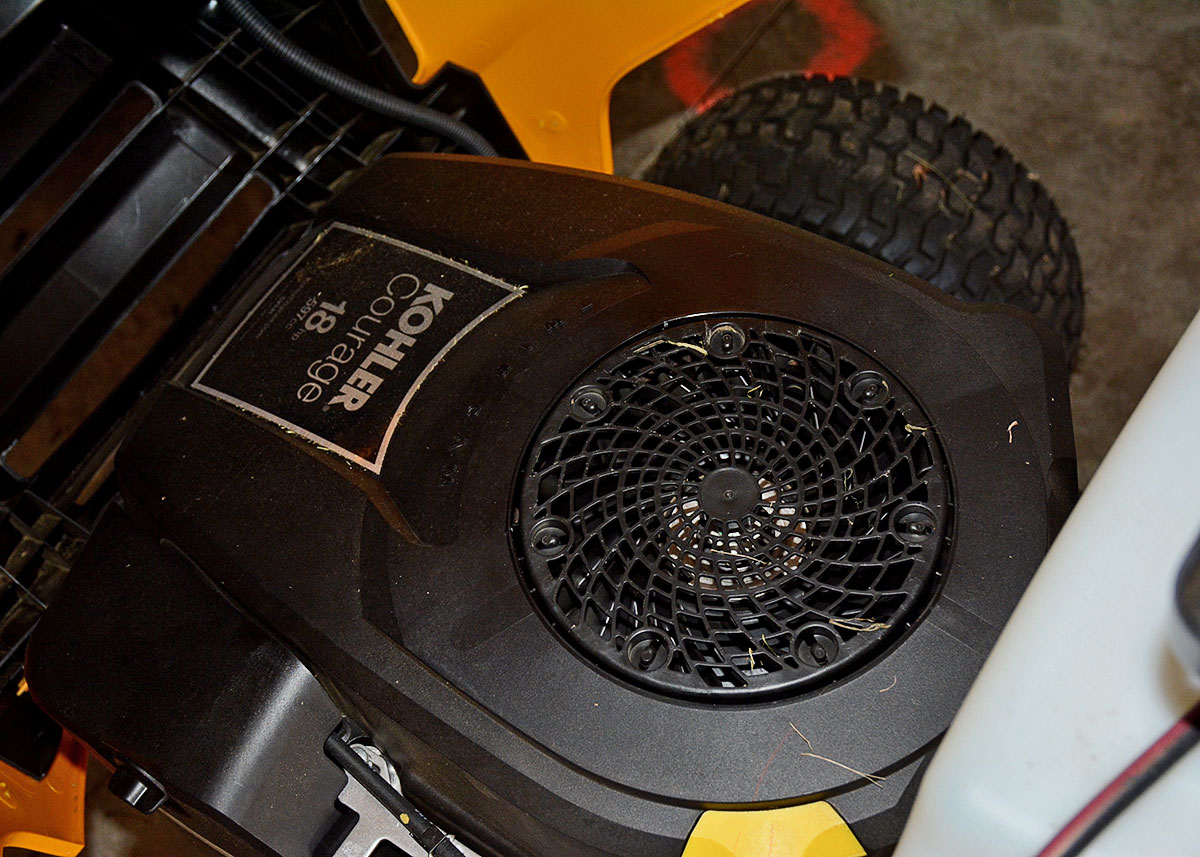 2016 Cub Cadet XT1 Riding Lawnmower