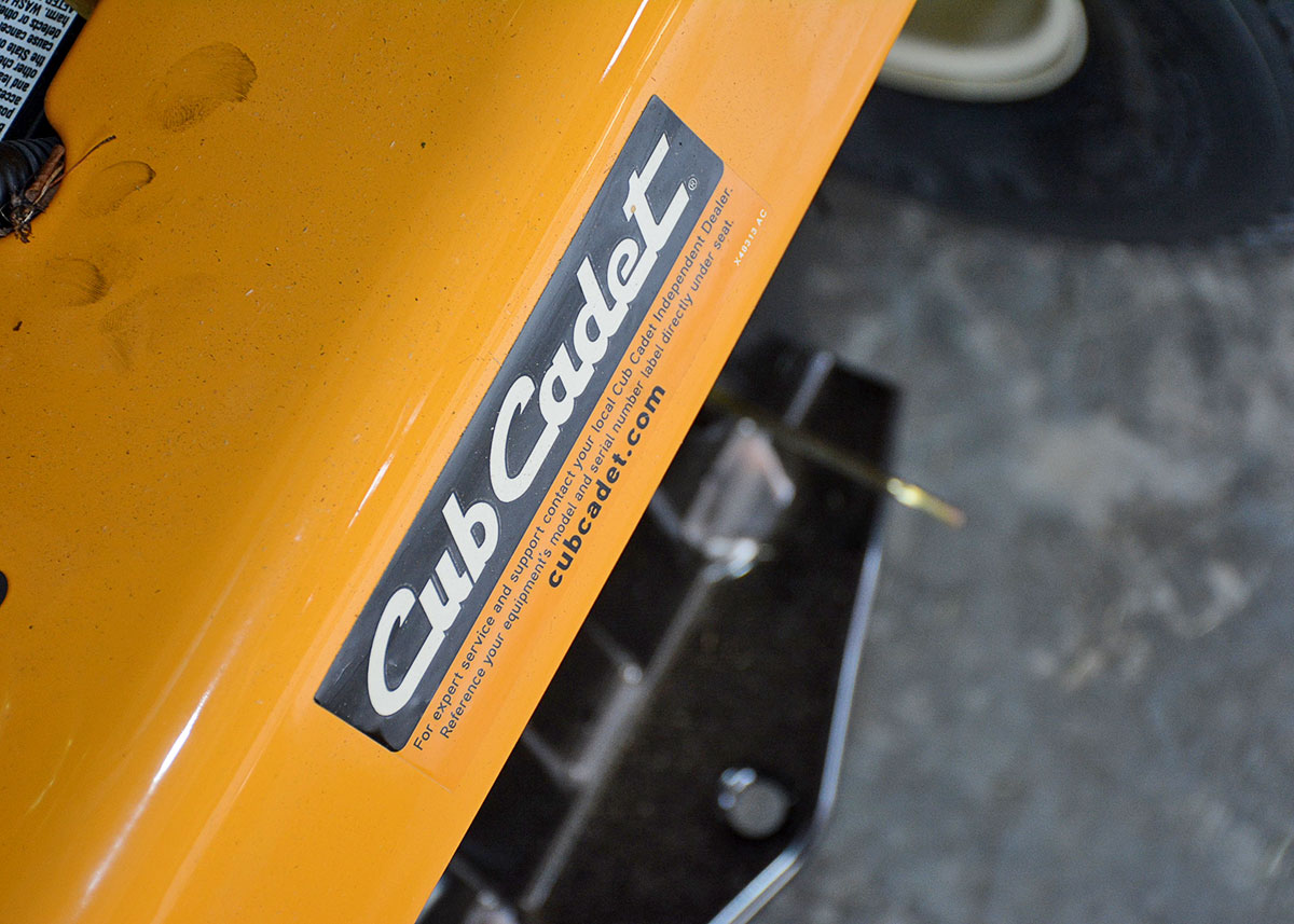 2016 Cub Cadet XT1 Riding Lawnmower