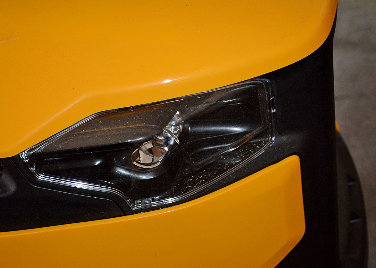 2016 Cub Cadet XT1 Riding Lawnmower