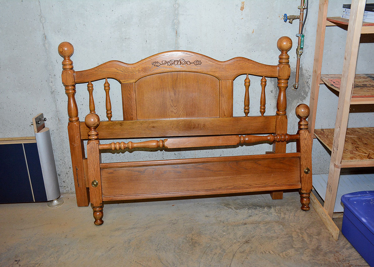 Broyhill Four Poster Queen/Full Bed