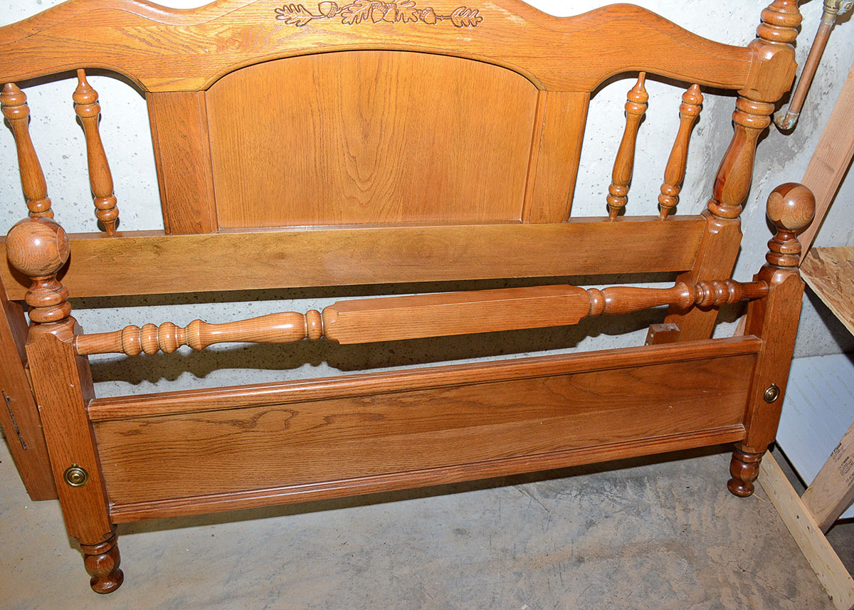 Broyhill Four Poster Queen/Full Bed