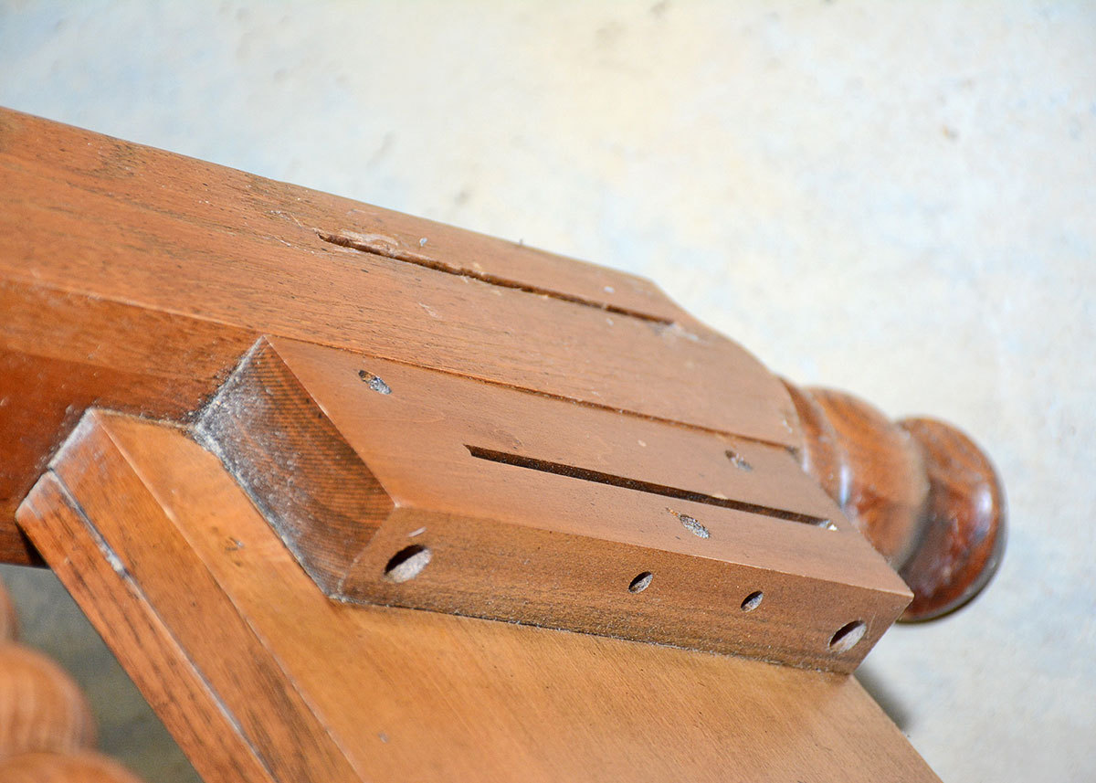 Broyhill Four Poster Queen/Full Bed