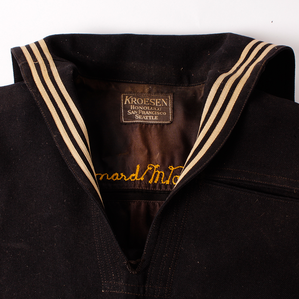 United States Navy, Petty Officer (Second Class) Radioman insignia