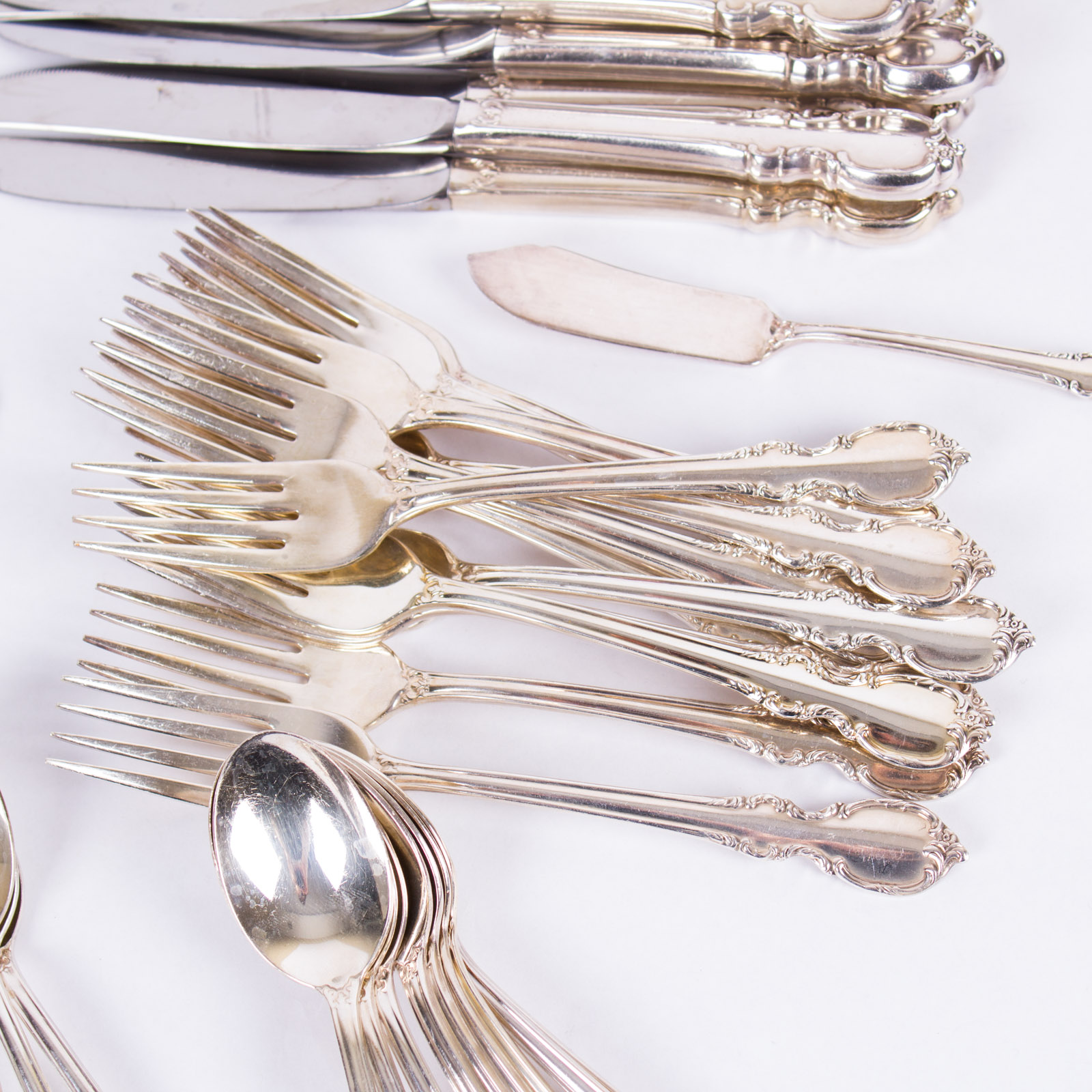 1847 Rogers Brothers "Reflections" Silver Plated Flatware Set