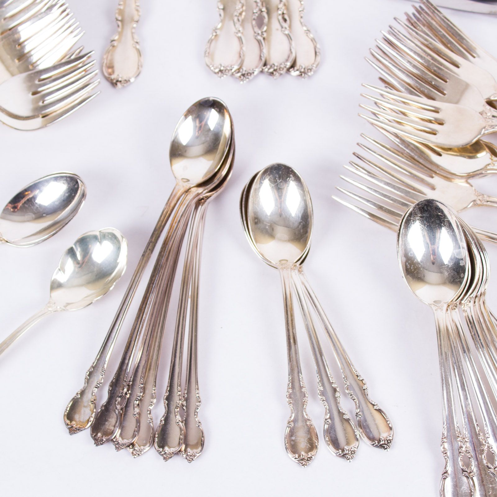 1847 Rogers Brothers "Reflections" Silver Plated Flatware Set