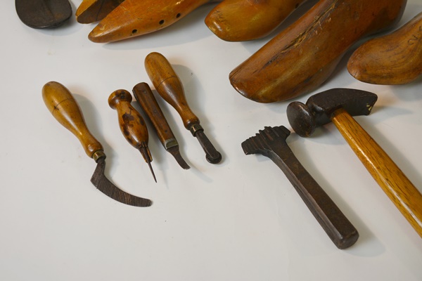 Cobbler Shoe Forms and Accessories