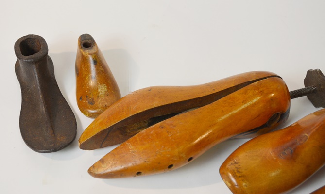 Cobbler Shoe Forms and Accessories