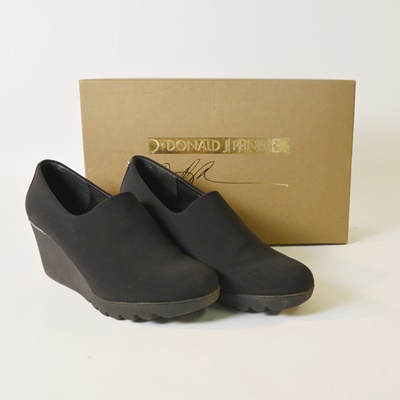 New Donald J. Pliner "Maddy" Black Crepe Women's Shoes