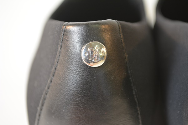 New Donald J. Pliner "Maddy" Black Crepe Women's Shoes