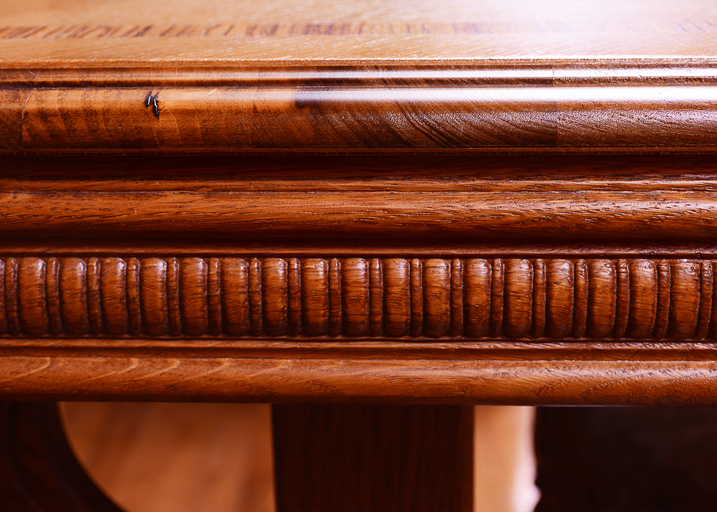 Perfection Table Slide Butterfly Leaf Dining Table and Chairs