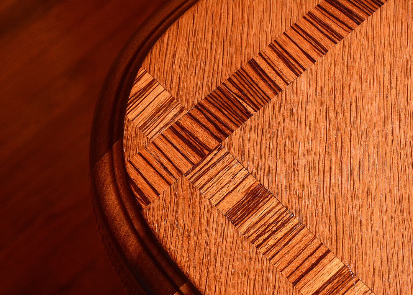 Perfection Table Slide Butterfly Leaf Dining Table and Chairs