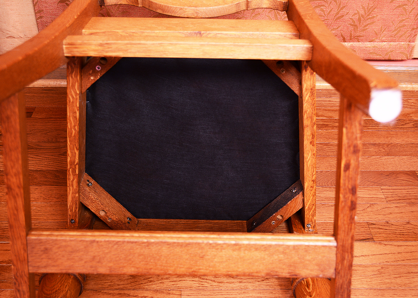 Perfection Table Slide Butterfly Leaf Dining Table and Chairs