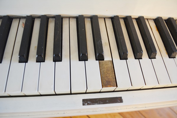 Krell White Baby Grand Piano