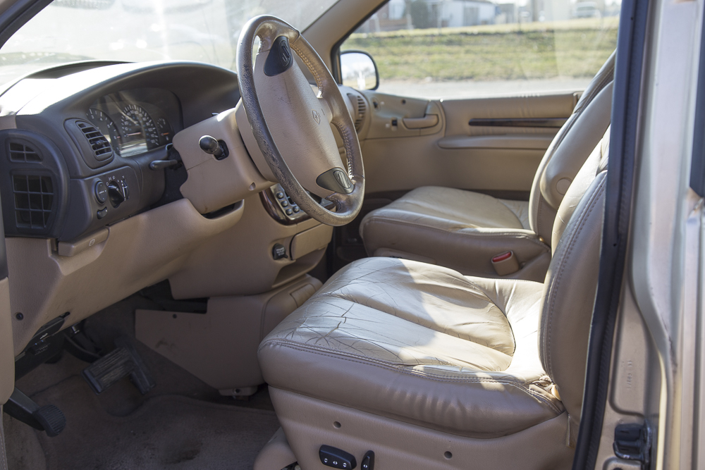 1998 Chrysler Town & Country LXi All Wheel Drive Minivan