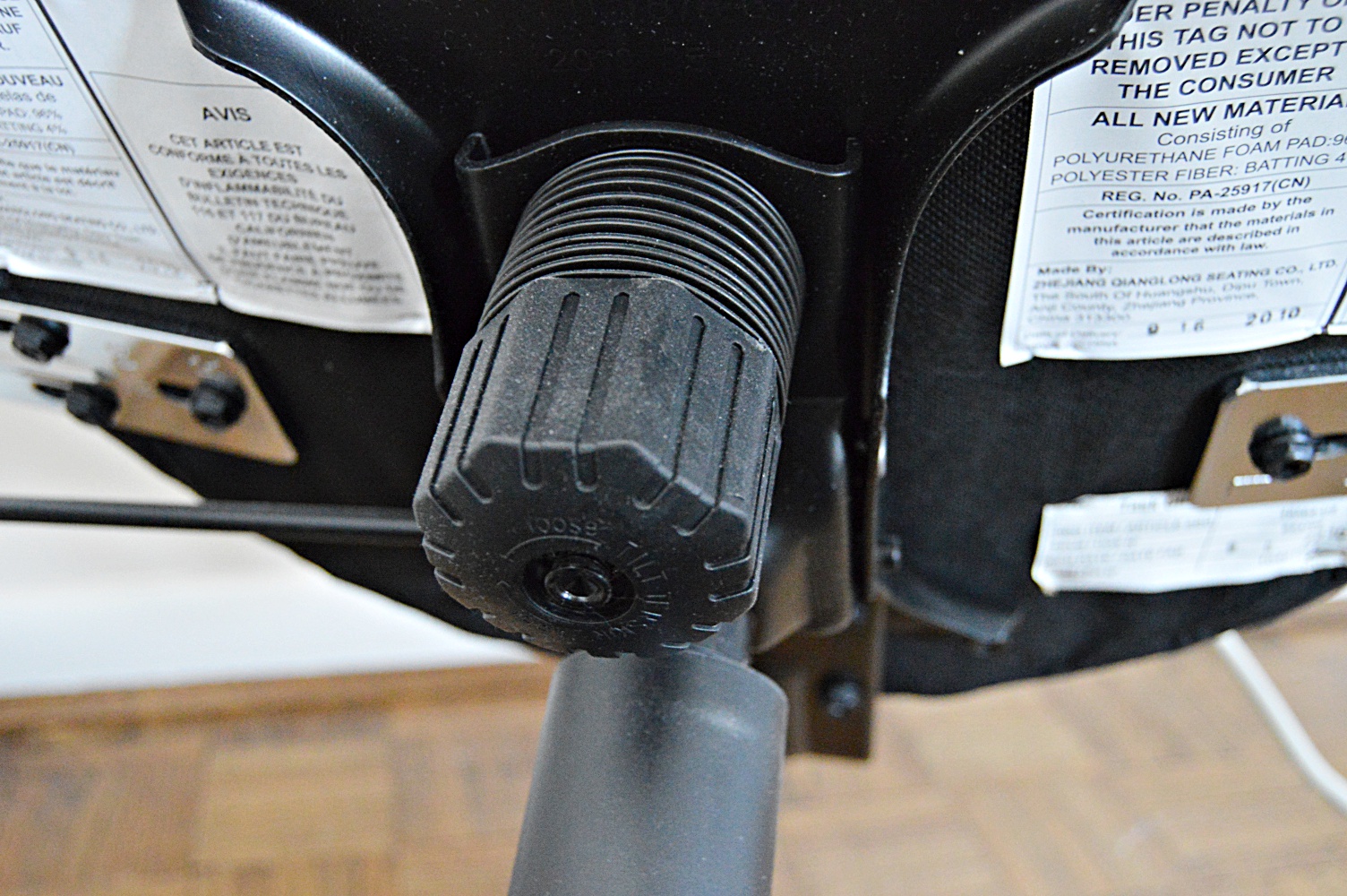 Modern White Laminate Desk and Black Office Chair