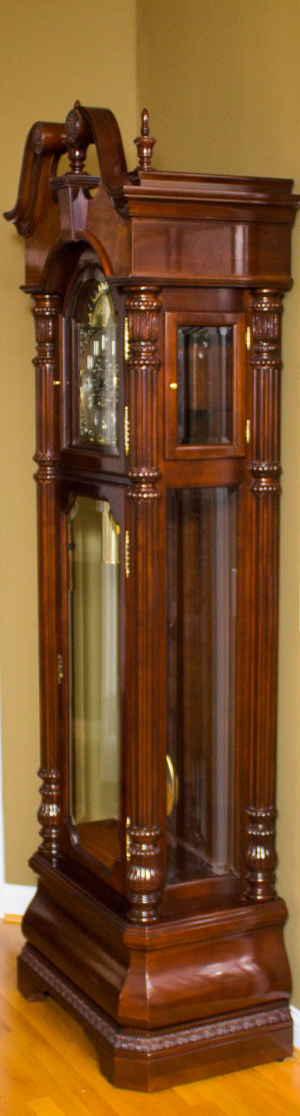 Howard Miller Presidential Collection Grandfather Clock